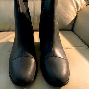 Tom’s Esme Leather Ladies Booties Size 11